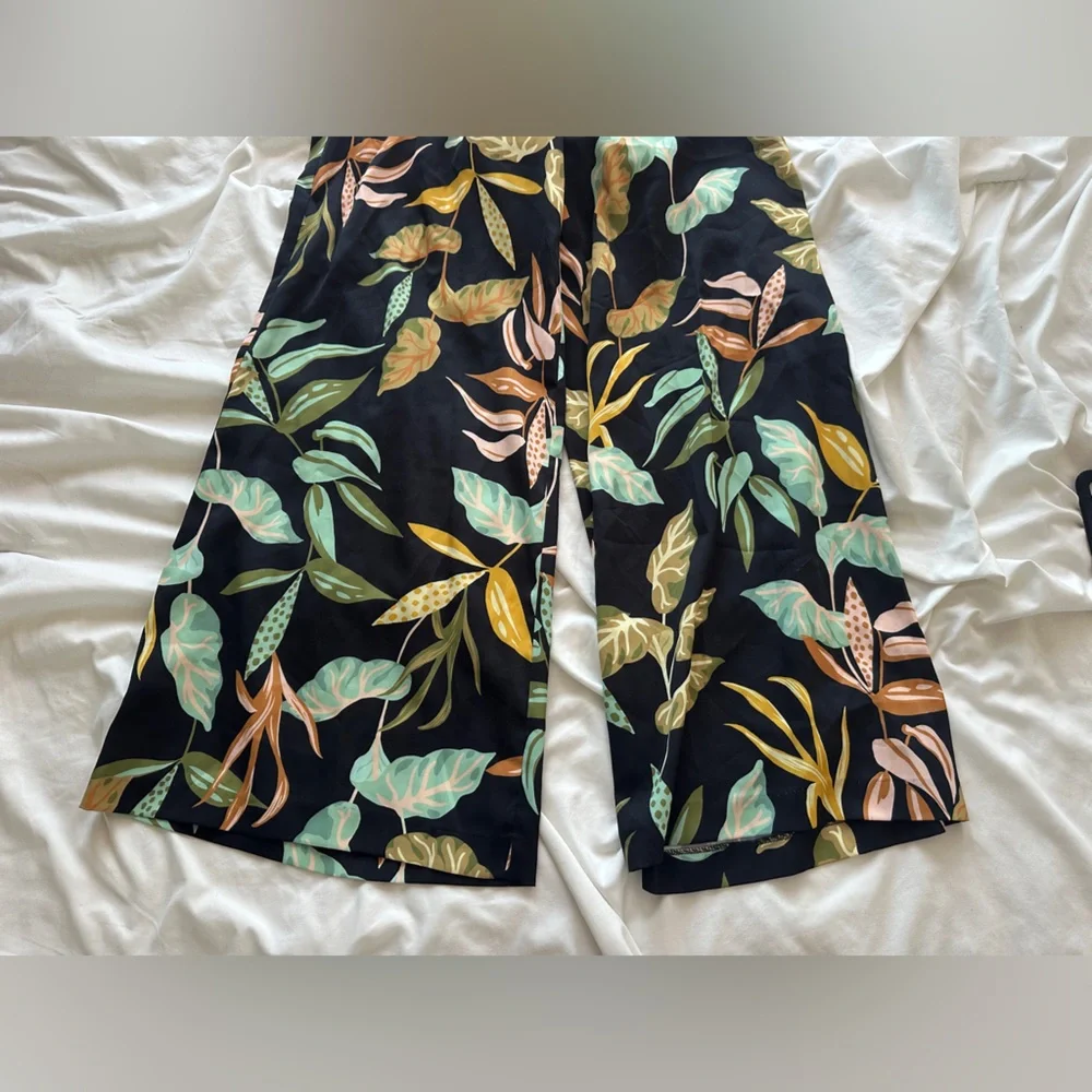 Elegant Black Floral Jumpsuit - Picture 5 of 5